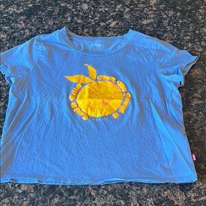 Levi’s crop tee- size medium.